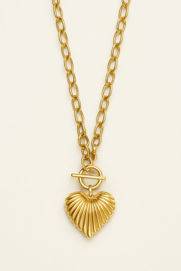 Ribbed Heart Chain Necklace - Image 2